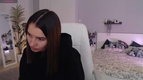 Snapshot of bellla_haddid chatting on September 24, 1:12 am Bella online show from September 24, 1:12 am