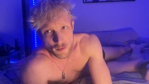 bendoverxo online show from February 16, 8:01 am