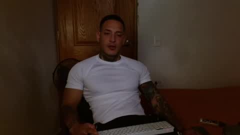 Snapshot of benjamin_isaac chatting on February 2, 9:45 pm benjamin_isaac online show from February 2, 9:45 pm