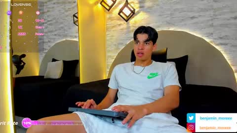 BENJAMIN online show from October 7, 3:19 pm