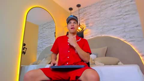 BENJAMIN online show from November 18, 2:53 pm