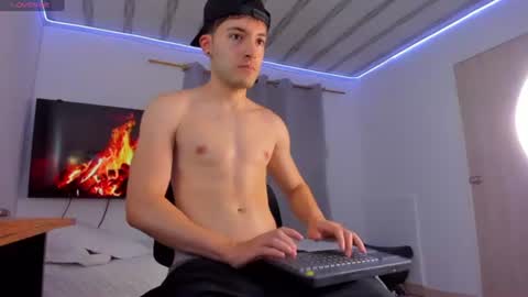 Benji Andrew     -   JOIN MY FAN CLUB online show from July 7, 12:56 am