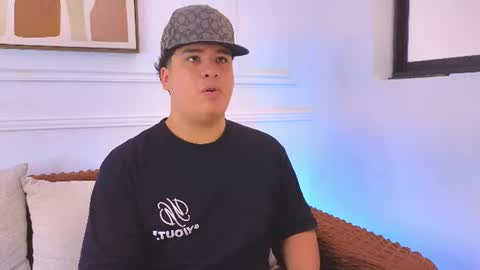 bennett_alejoo online show from June 9, 6:40 pm
