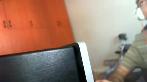 bentish online show from October 24, 8:26 am