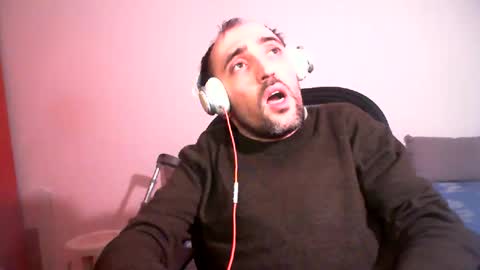 bentish online show from February 13, 7:10 pm