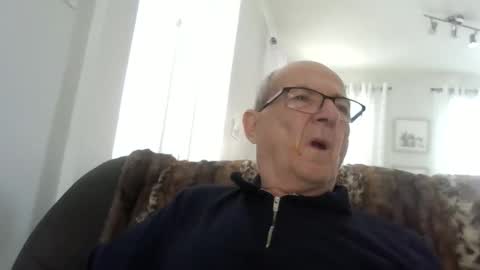 bernard1102 online show from April 10, 1:27 pm