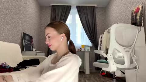 Sofia online show from October 19, 5:23 am