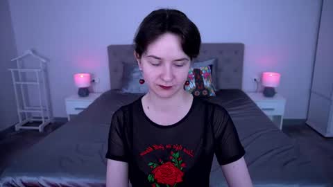 Violette online show from June 9, 1:11 pm