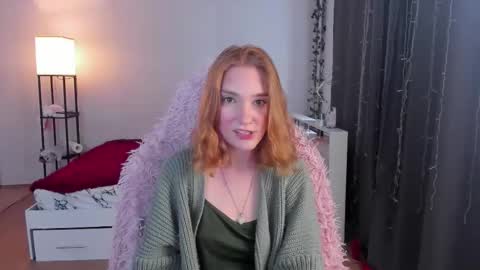 Snapshot of betty_witchy chatting on October 5, 2:42 am Dory make me happier online show from October 5, 2:42 am