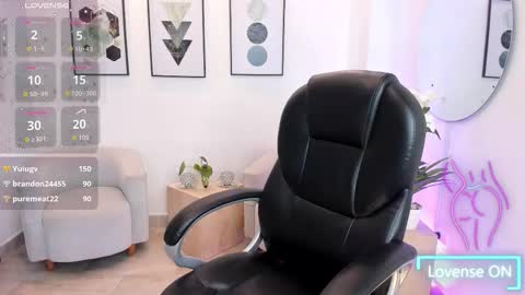 beverlyy johnson online show from March 24, 8:31 am