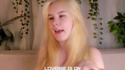 Eliz online show from November 11, 1:41 am