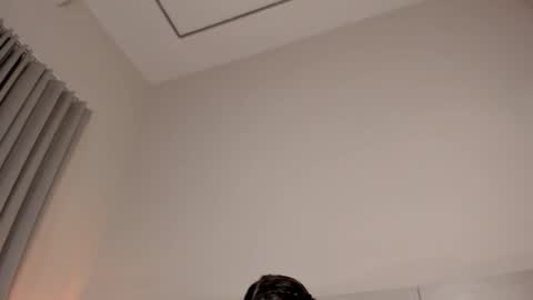 Bian  online show from December 4, 3:17 am