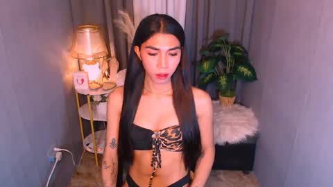 biancahugedick online show from February 23, 9:00 am