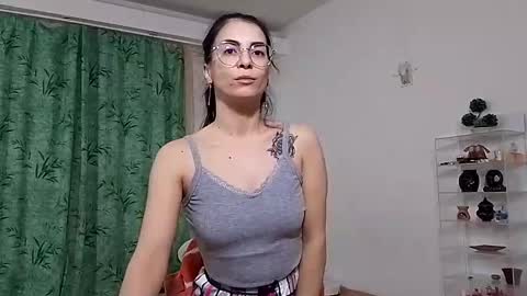 innasugarwild online show from December 1, 4:43 pm