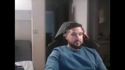 latinBoyHuge online show from June 9, 6:18 pm