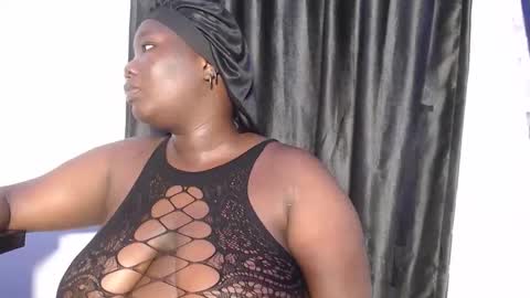 bella online show from December 16, 9:32 pm