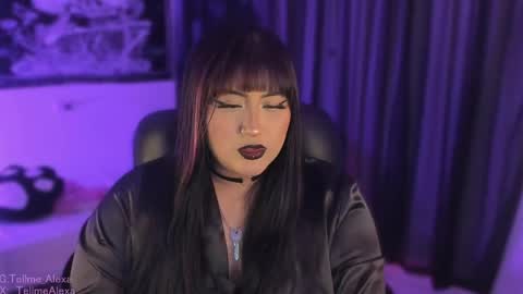 bigboobs cloe online show from April 18, 12:01 am