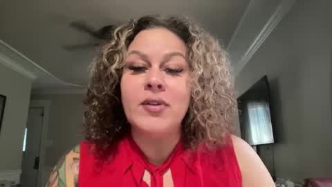 Snapshot of bigbreastsabrina chatting on October 9, 6:46 pm BIG BREAST SABRINA online show from October 9, 6:46 pm
