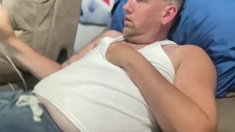 Snapshot of bigcocksuckingslut chatting on September 14, 12:35 am bigcocksuckingslut online show from September 14, 12:35 am