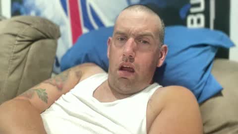 Snapshot of bigcocksuckingslut chatting on September 15, 12:45 am bigcocksuckingslut online show from September 15, 12:45 am