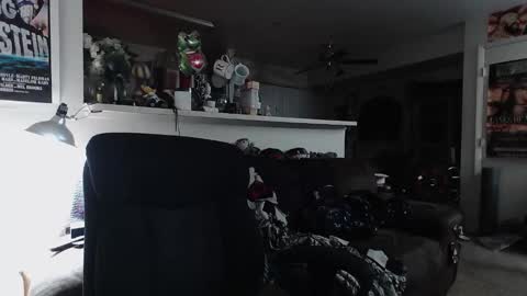 biggerisbetter21 online show from March 3, 11:28 am