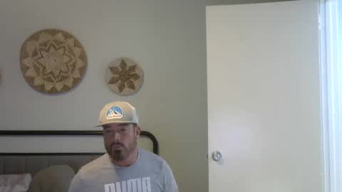 Snapshot of biggin10inch chatting on February 18, 11:30 pm Gavin online show from February 18, 11:30 pm