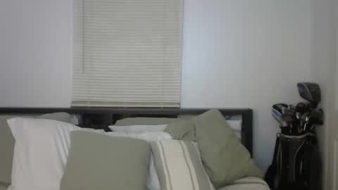 Snapshot of biggin10inch chatting on February 9, 4:14 am Gavin online show from February 9, 4:14 am