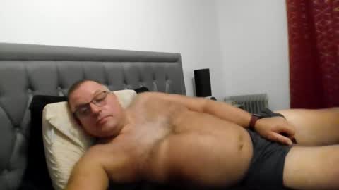 Snapshot of bigguy2014 chatting on October 3, 8:39 pm bigguy2014 online show from October 3, 8:39 pm