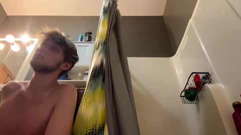 bigskinnyboyshh online show from February 19, 7:17 am