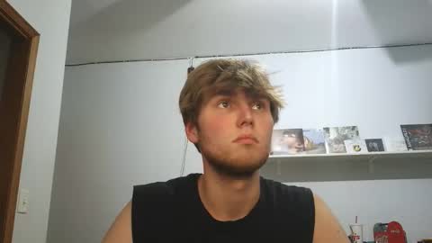 bigskinnyboyshh online show from April 27, 11:13 pm