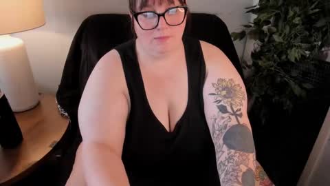 bigtittybbw online show from November 21, 7:45 pm