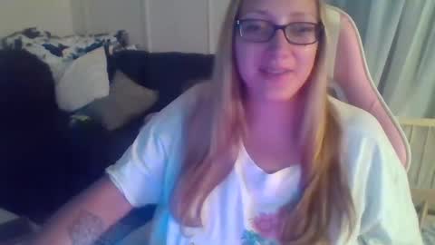 Snapshot of bigtittyboatboo chatting on October 8, 12:51 am Mountain Mama online show from October 8, 12:51 am