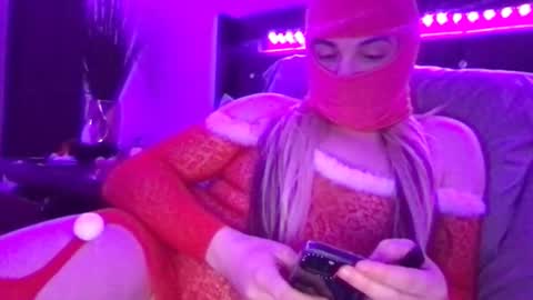 biigbiiaa online show from November 16, 11:40 pm