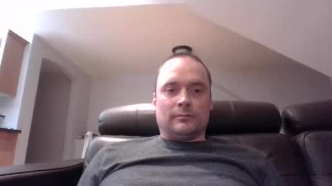 bird8888 online show from December 7, 10:01 pm