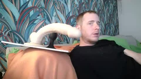 Snapshot of bizoukey15 chatting on September 13, 2:14 am bizoukey15 online show from September 13, 2:14 am