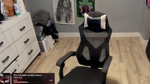 Plant Base Streamers From Pennsylvania online show from October 28, 10:33 pm