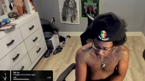 Plant Base Streamers From Pennsylvania online show from November 10, 10:56 pm