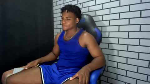 tu morenito online show from February 12, 1:53 am