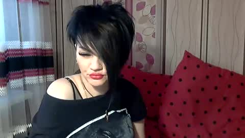 black_hot_01 online show from March 5, 1:50 pm