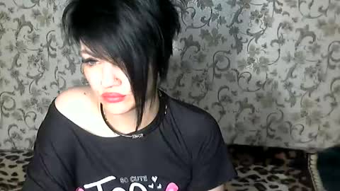 black_hot_01 online show from September 8, 10:09 pm