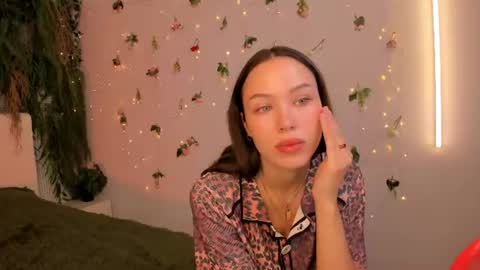 Jenny online show from July 18, 9:11 am