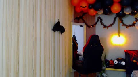 Snapshot of black_king_241 chatting on October 22, 5:21 am black_king_241 online show from October 22, 5:21 am