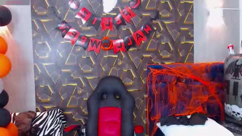Snapshot of black_king_241 chatting on October 21, 5:12 am black_king_241 online show from October 21, 5:12 am