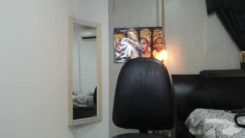 Snapshot of black_king_241 chatting on October 6, 3:24 am black_king_241 online show from October 6, 3:24 am