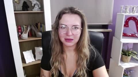 Snapshot of blackrosezoey chatting on October 13, 4:36 am Z O E Y online show from October 13, 4:36 am