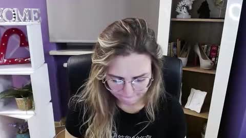 Snapshot of blackrosezoey chatting on October 22, 4:48 am Z O E Y online show from October 22, 4:48 am