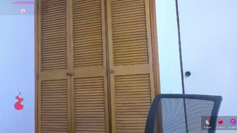 blade_miller_ online show from June 3, 2:33 pm