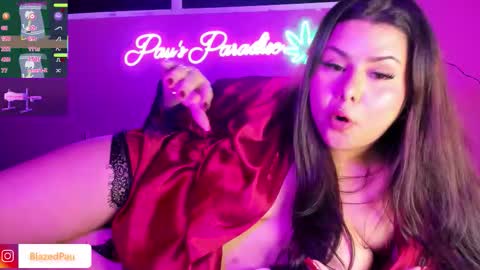 Pau online show from December 16, 1:13 am