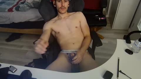 Snapshot of blazinghoney chatting on December 18, 6:46 pm Honey online show from December 18, 6:46 pm