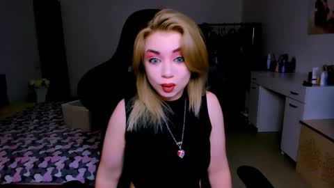 Nicole online show from June 1, 8:59 am